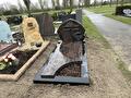 Grafsteen in Aurora graniet, geplaatst in Kampen